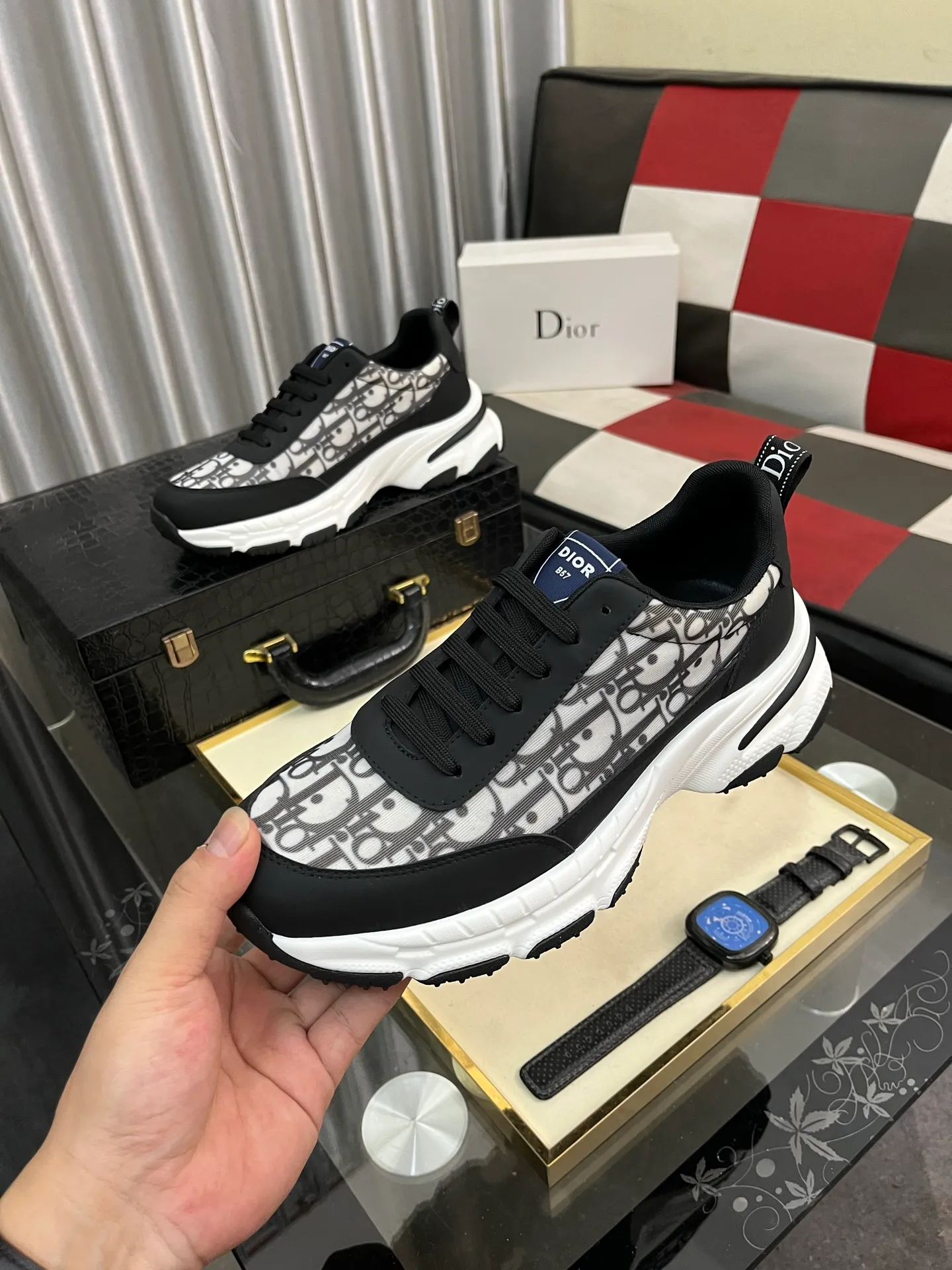 Men's men's shoes 💰458⌚️⌚️[Dior] 25ss new product B01 moral training shoes. The toe size design is a bit wider. The upper foot comfort is perfect. The threads are beautiful. Perfectly adaptable to trousers. Decorated with various classic details. Ideal for daily styling. Can be matched with various casual items to create exquisite looks. Fabric: top layer cowhide/lining sheepskin TPU original outsole Code number: 38-442️⃣Colors available